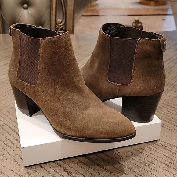 Dark green brown ankle booties size 7 1/2 Anne Klein - Picture 1 of 9